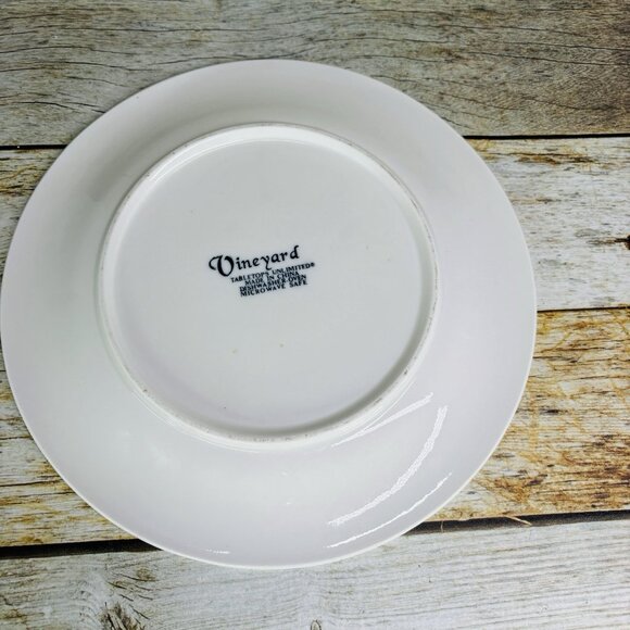 Tabletops VINEYARD Embossed Grape Vines Ceramic Oven Safe Dinner Plates Set of 5 - Picture 3 of 16